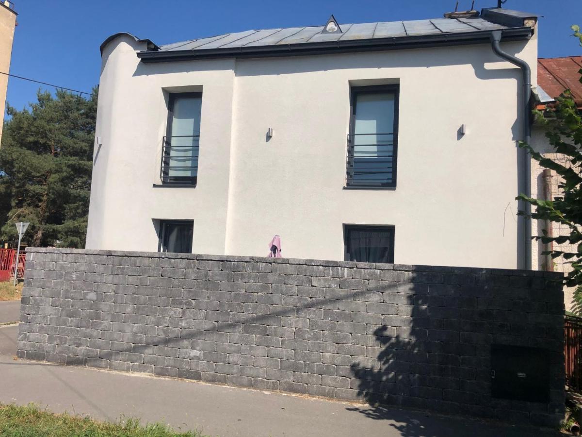 Apartman V Centre Michaloviec ミハロフツェ エクステリア 写真